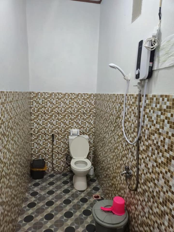 Baronda Guest House Sorong Buitenkant foto